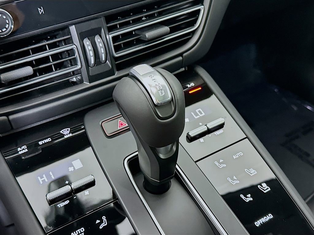 New 2025 Porsche Macan Turbo image 19