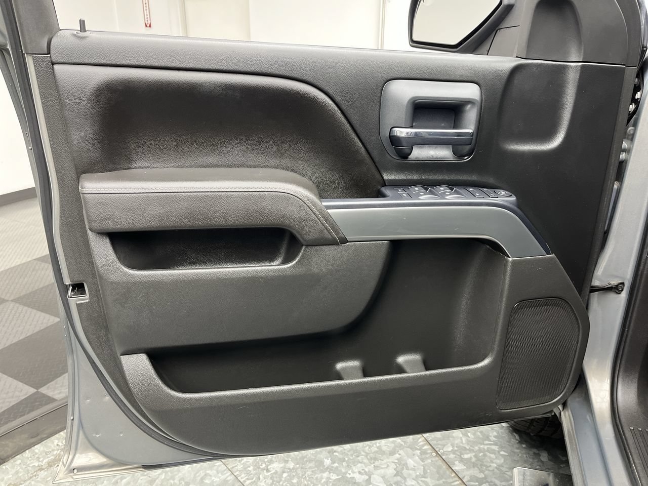 Used 2017 Chevrolet Silverado 1500 LT w/ All Star Edition AWD/4WD image 7