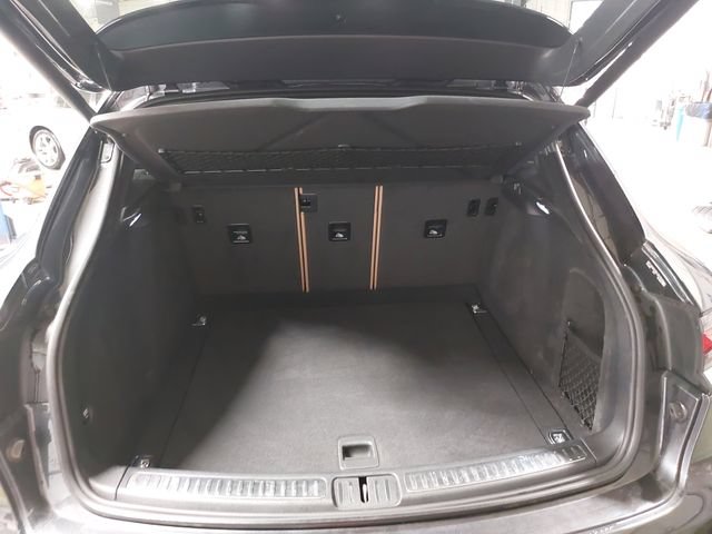 Certified 2019 Porsche Macan AWD/4WD image 14