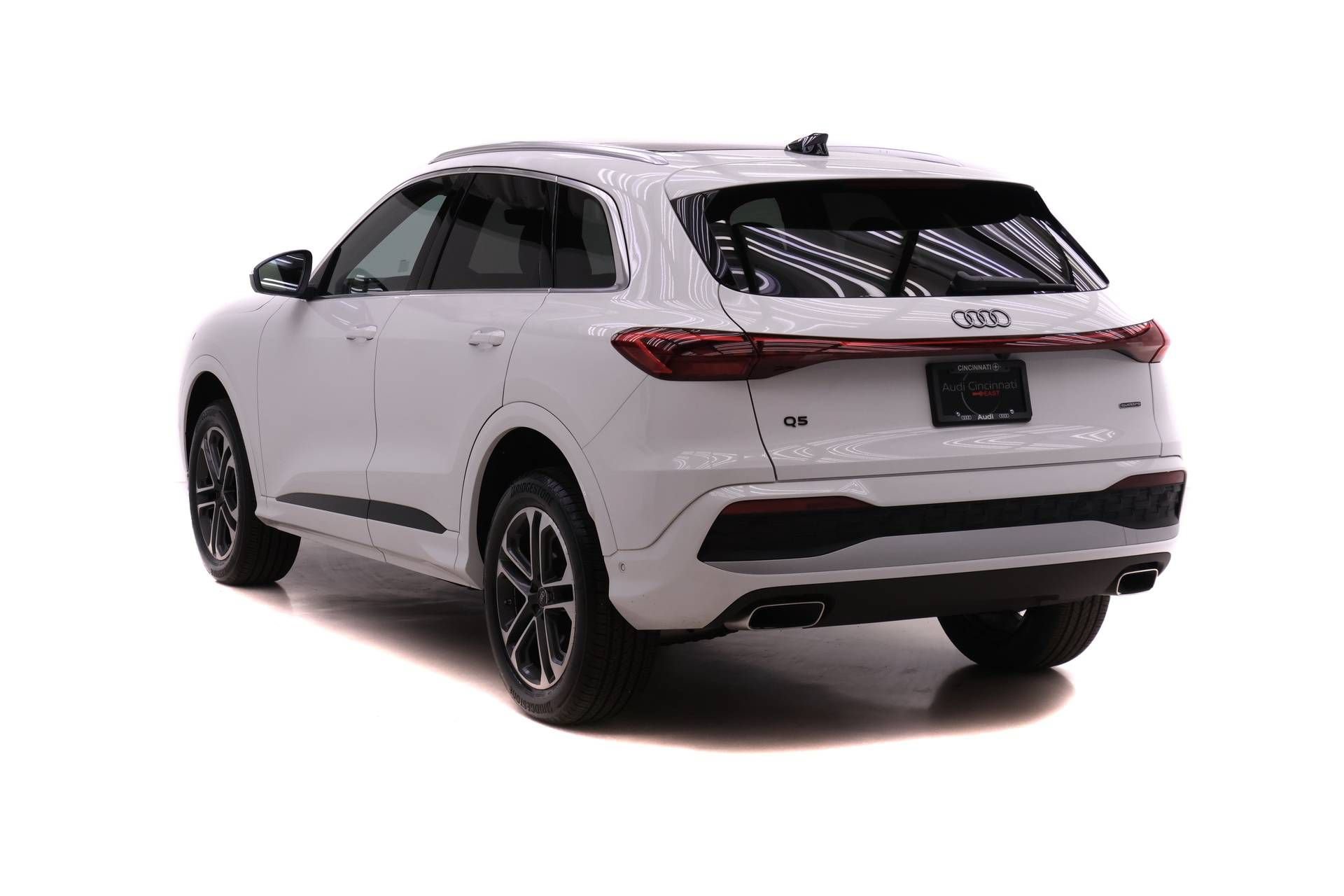 Used 2025 Audi Q5 Premium w/ Convenience Package AWD/4WD image 5