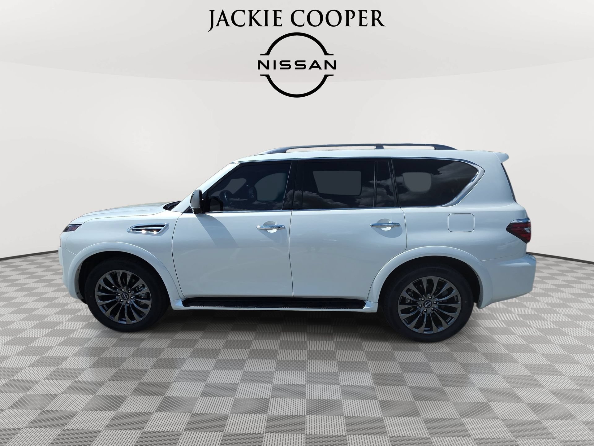 Used 2024 Nissan Armada Platinum w/ Captain's Chairs Package AWD/4WD image 8