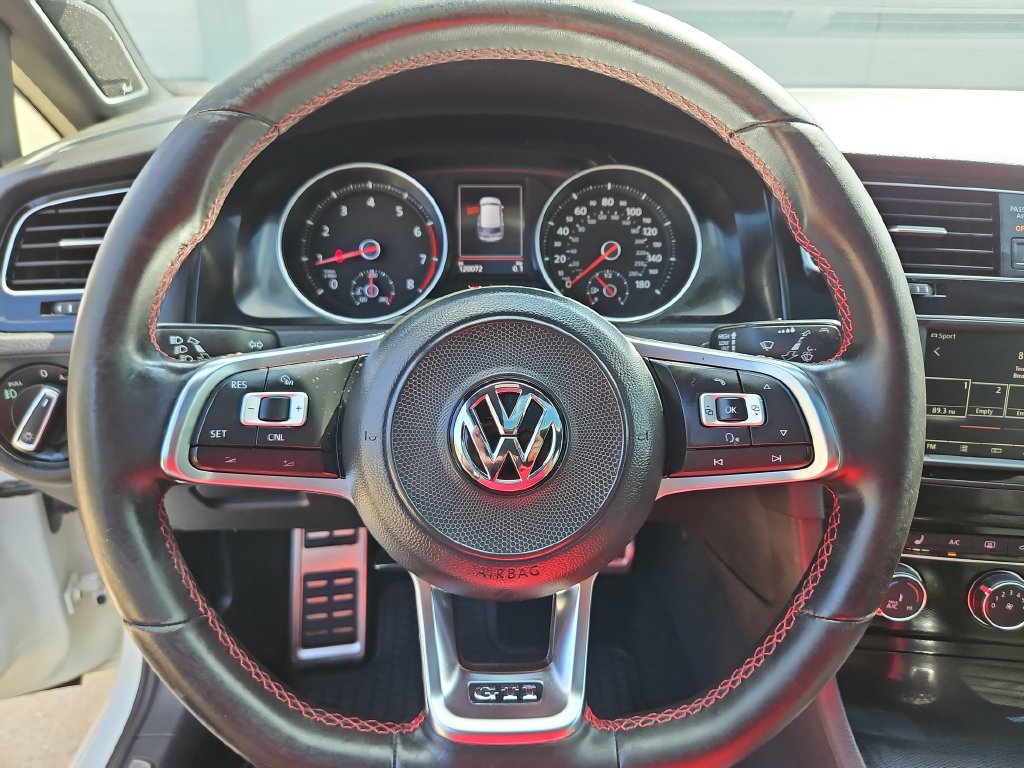 Used 2017 Volkswagen GTI SE FWD image 18