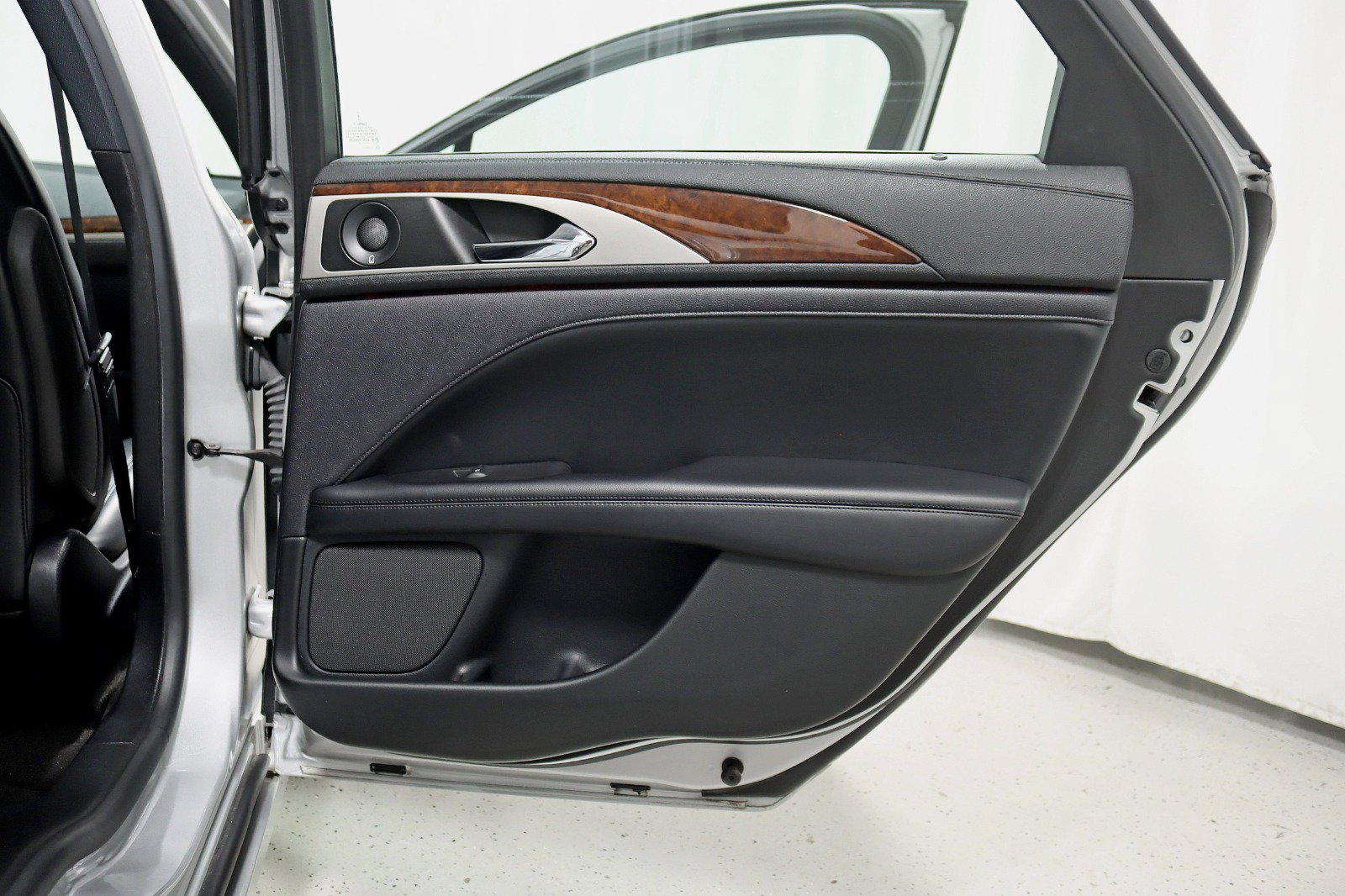 Used 2019 Lincoln MKZ Reserve FWD image 36