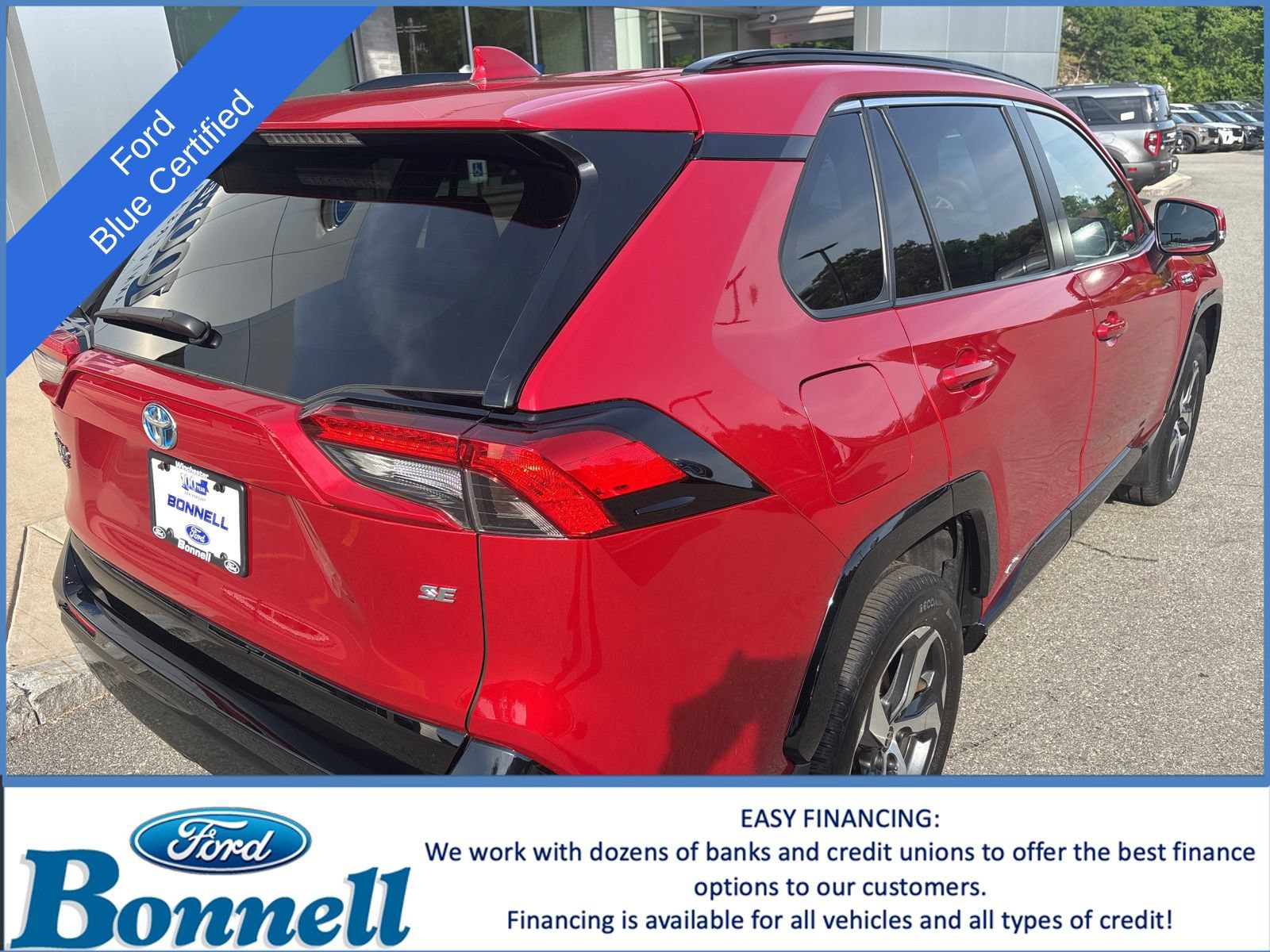 Used 2022 Toyota RAV4 SE AWD/4WD image 3