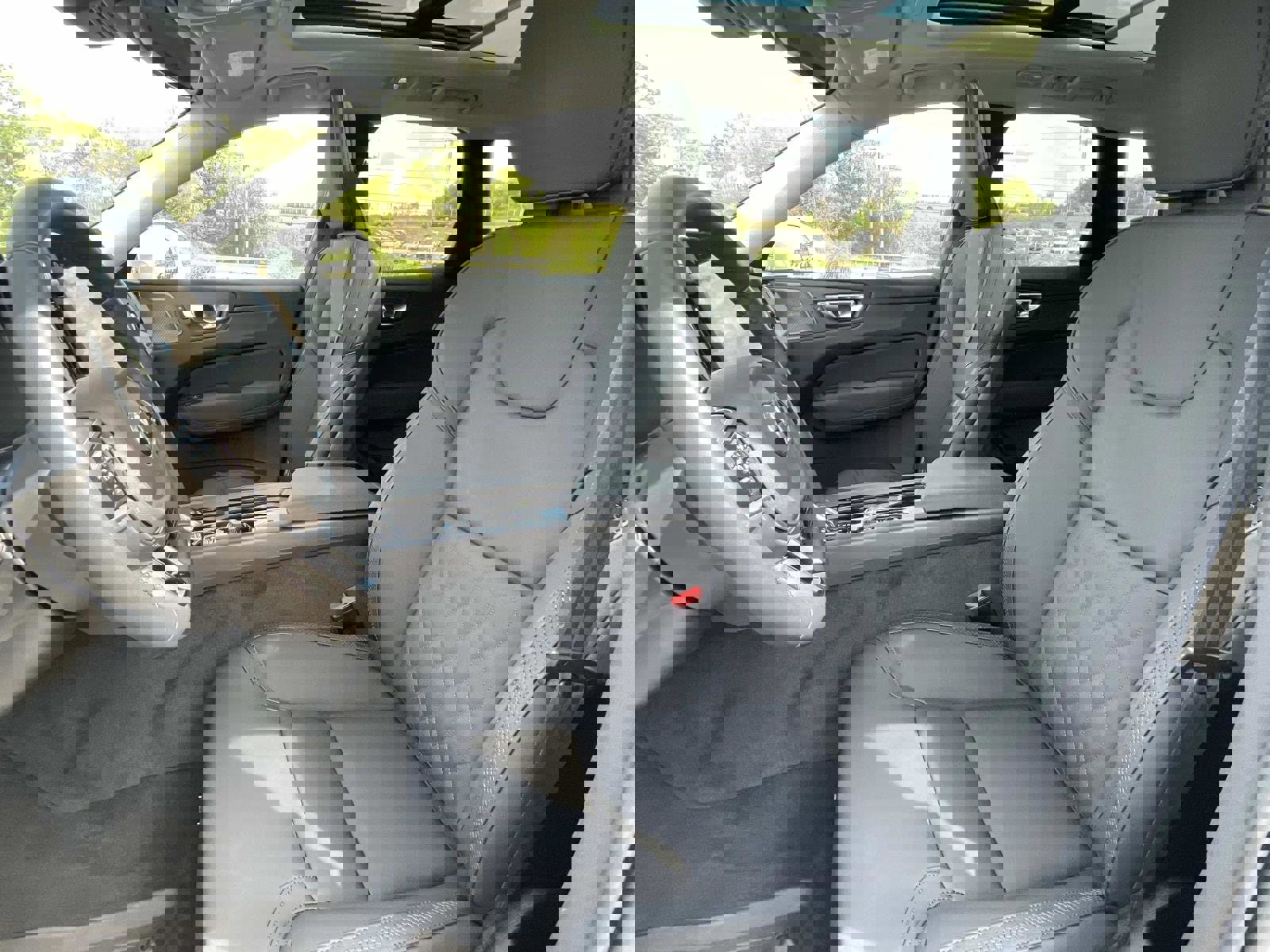 Certified 2026 Volvo XC60 B5 Plus w/ Protection Package Premier AWD/4WD image 20