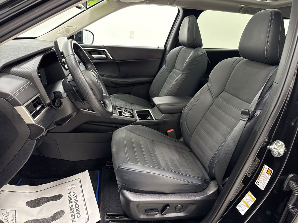 Used 2024 Mitsubishi Outlander SE image 19