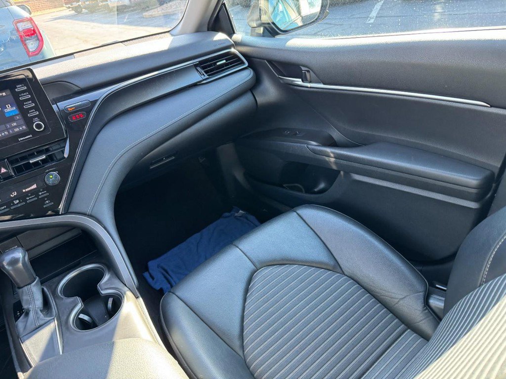 Used 2021 Toyota Camry SE image 15