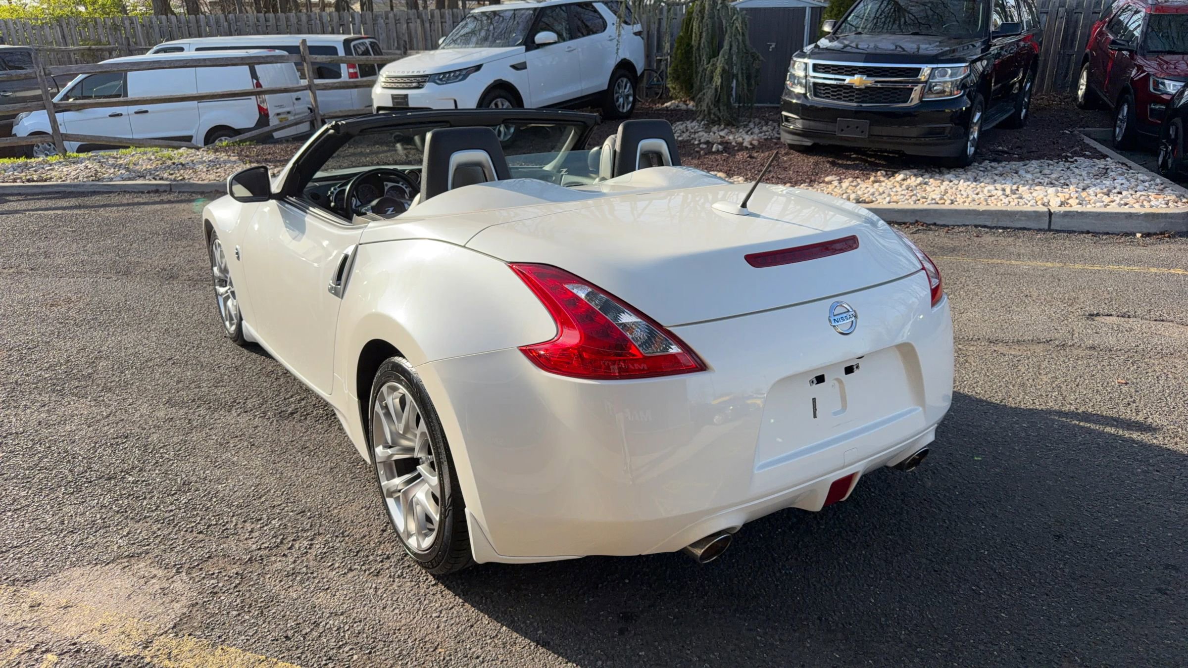 Used 2014 Nissan 370Z Touring image 10