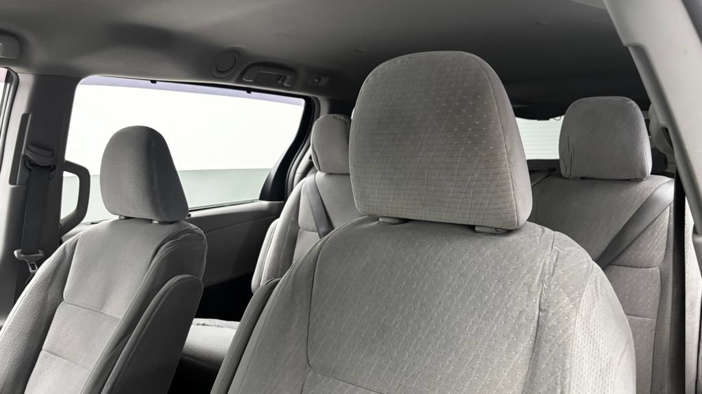 Used 2015 Toyota Sienna LE FWD image 10