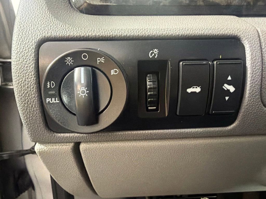 Used 2005 Mercury Montego Premier AWD/4WD image 28