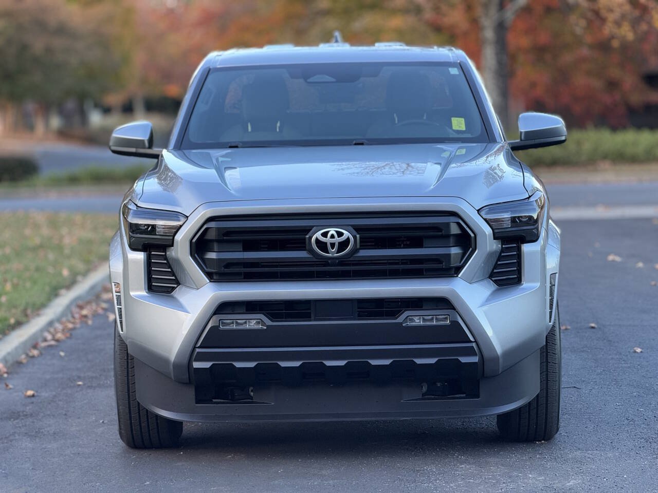 Used 2025 Toyota Tacoma SR5 AWD/4WD image 4