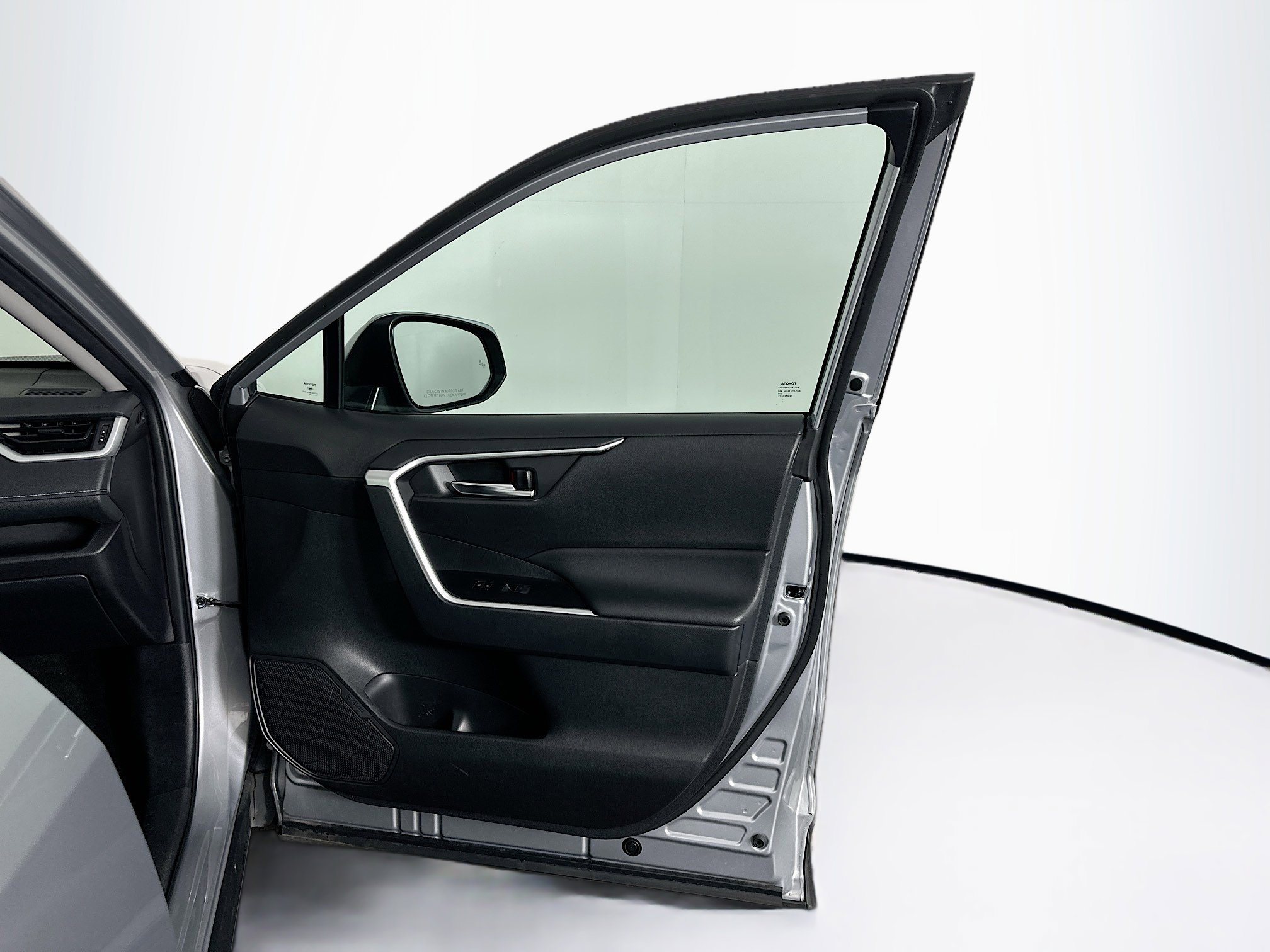 Used 2024 Toyota RAV4 XLE image 32