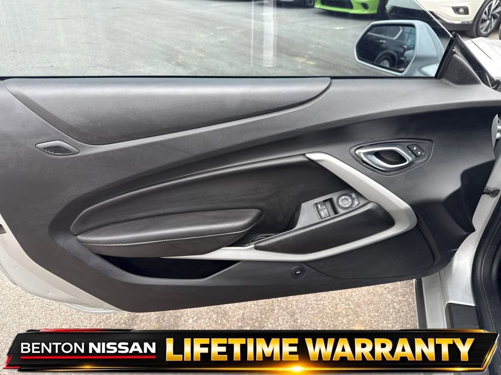 Used 2018 Chevrolet Camaro LT RWD image 11