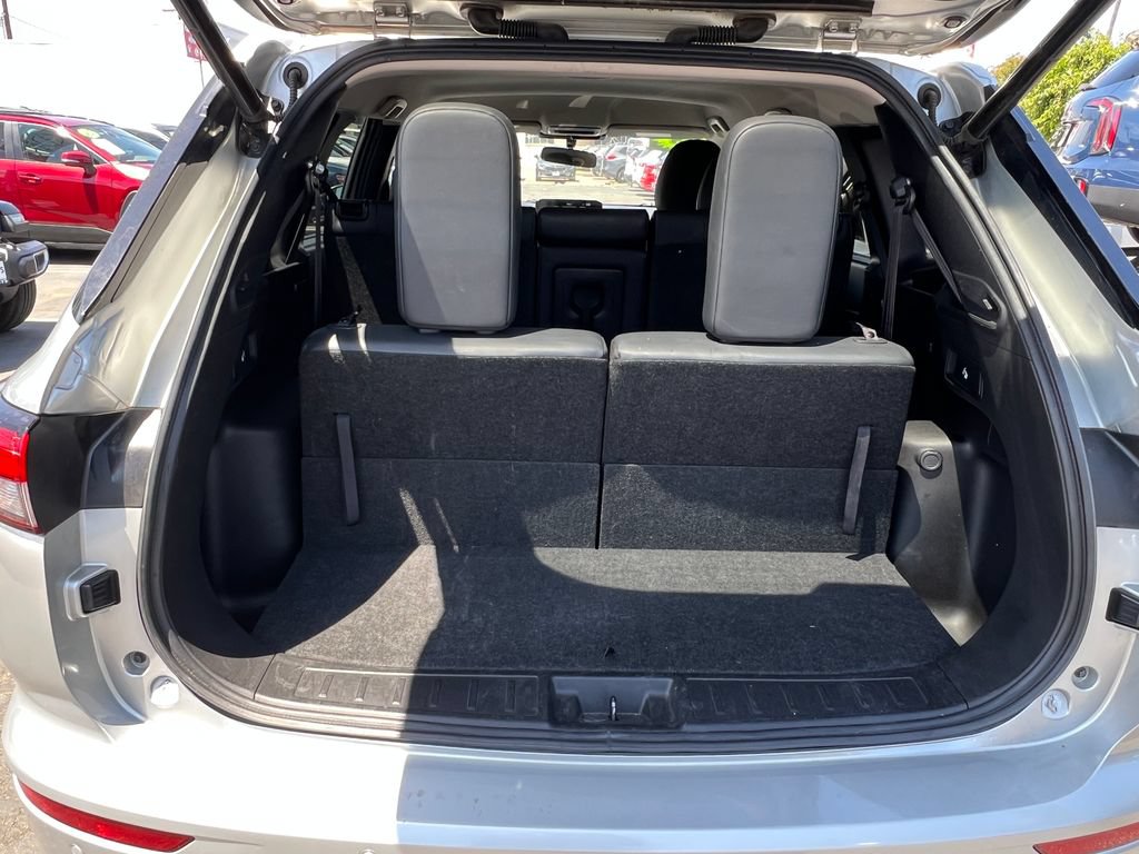 Used 2024 Mitsubishi Outlander SE FWD image 23