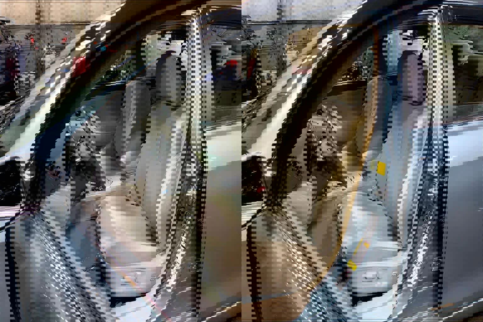 Used 2011 Toyota Camry LE w/ LE Extra-Value Pkg image 7