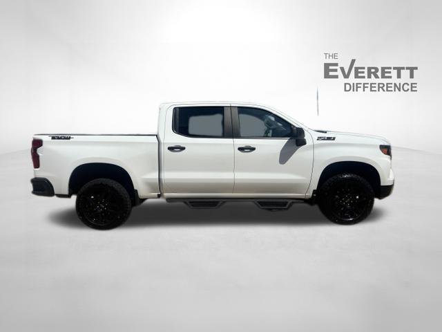 Used 2025 Chevrolet Silverado 1500 Custom Trail Boss w/ Dark Appearance Package AWD/4WD image 8