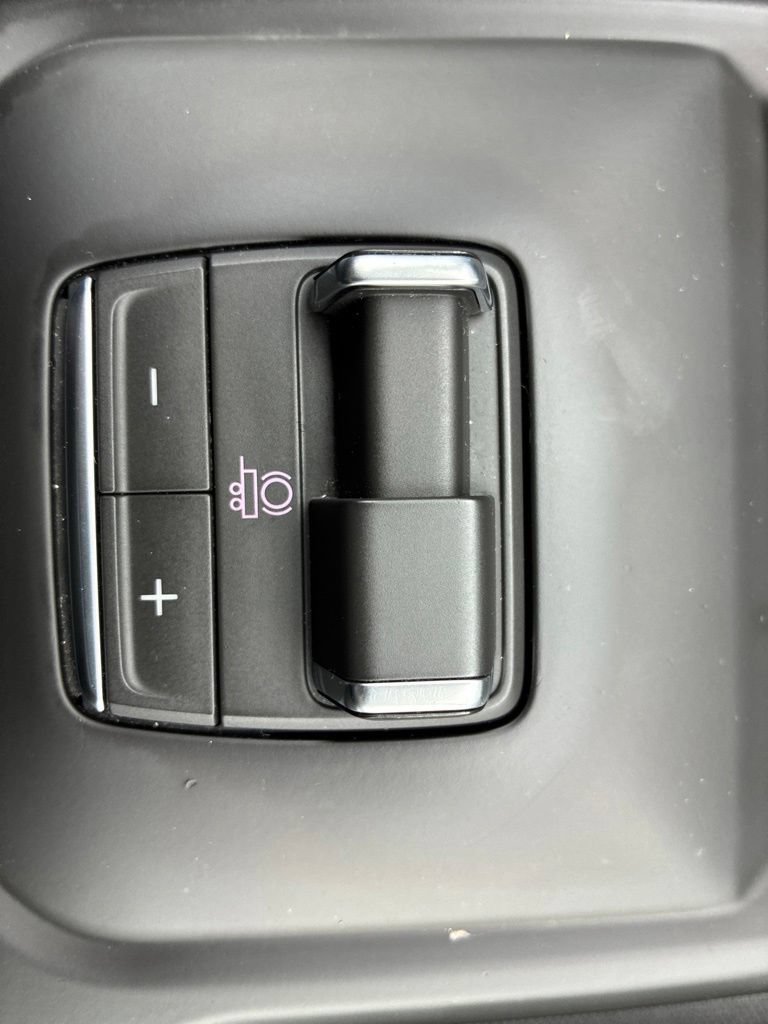 Used 2026 GMC Sierra 2500 AT4 AWD/4WD image 17