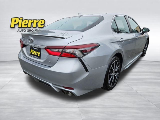 Used 2022 Toyota Camry SE image 5