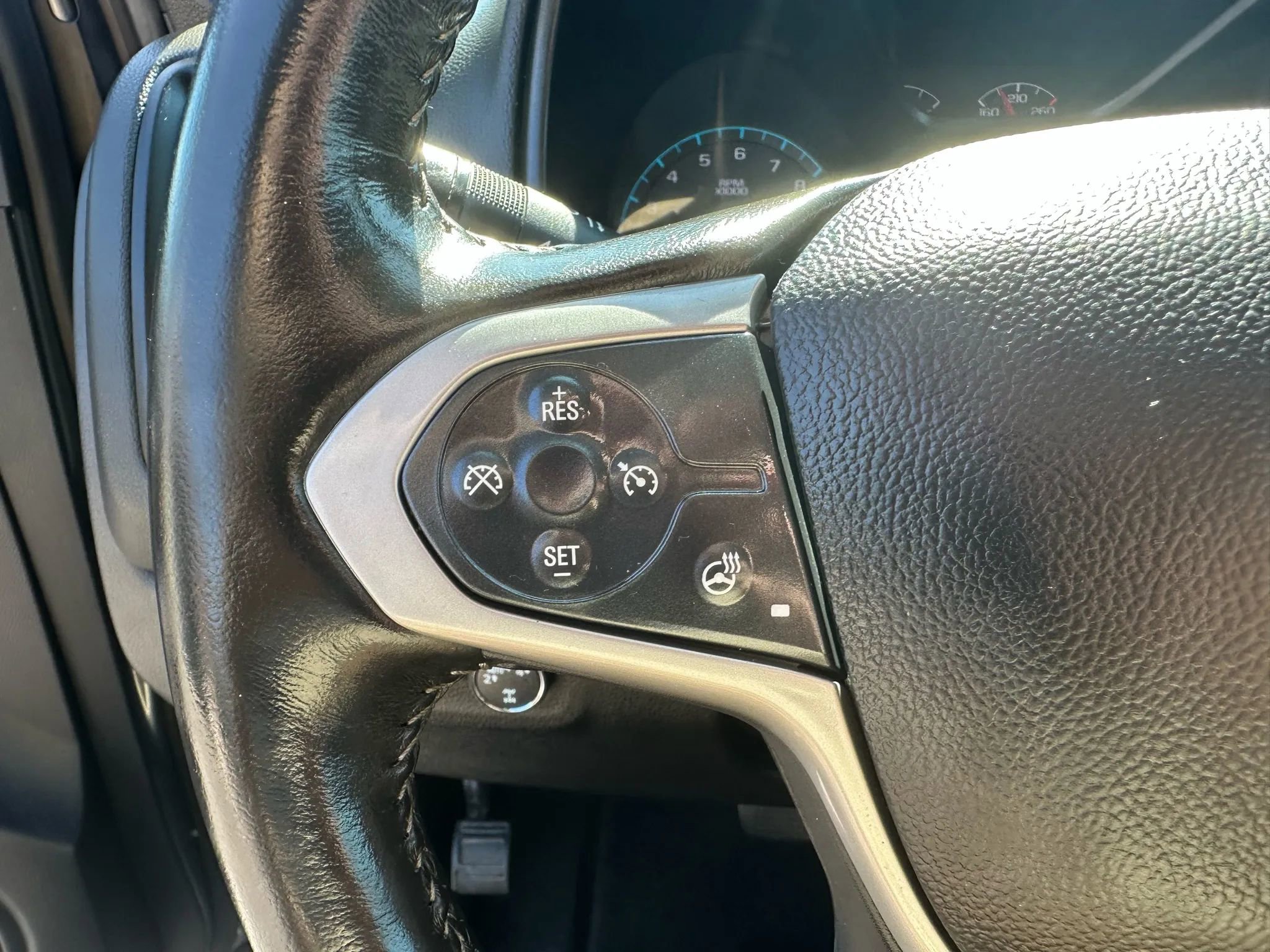 Used 2022 Chevrolet Colorado LT w/ Luxury Package image 31