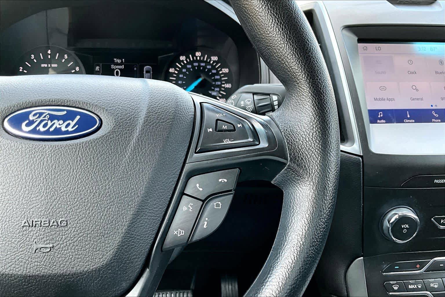 Used 2020 Ford Edge SE FWD image 25