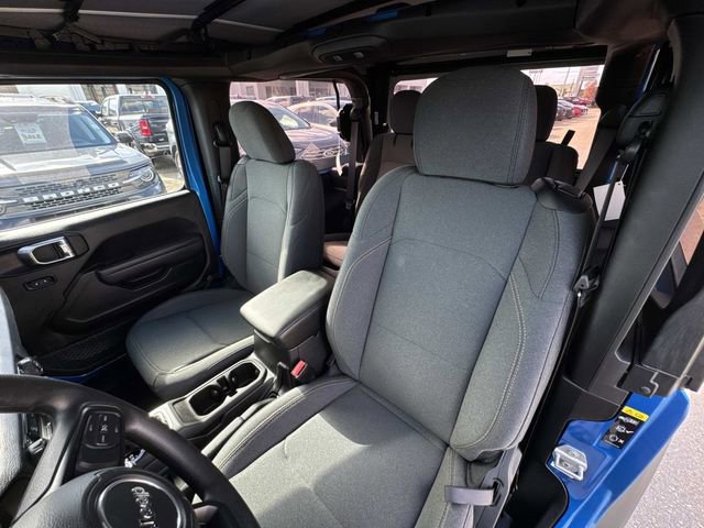Used 2025 Jeep Wrangler Sport image 31