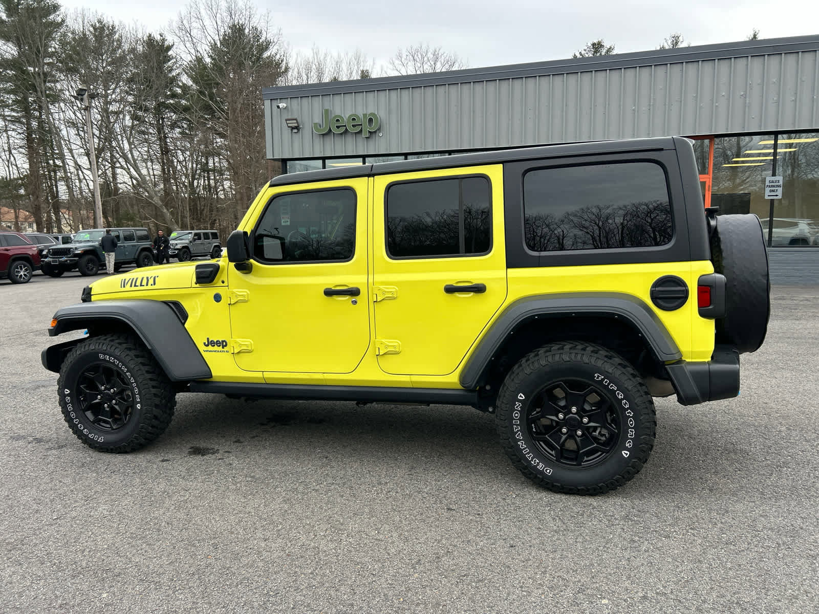 Used 2023 Jeep Wrangler Unlimited w/ Cold Weather Group image 10