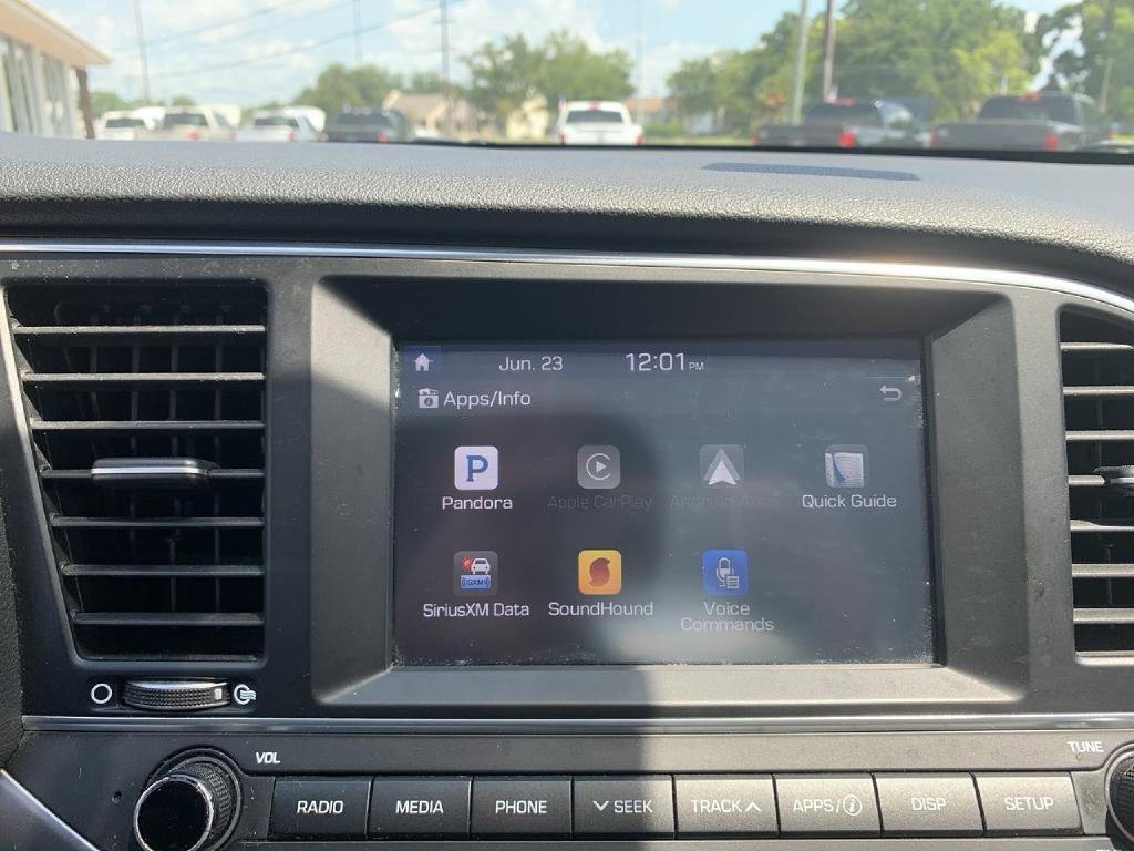 Used 2017 Hyundai Elantra SE image 26