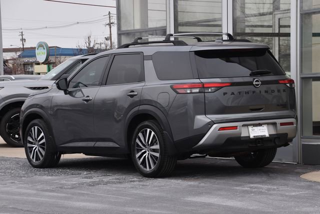 Used 2022 Nissan Pathfinder Platinum w/ Cargo Package AWD/4WD image 10