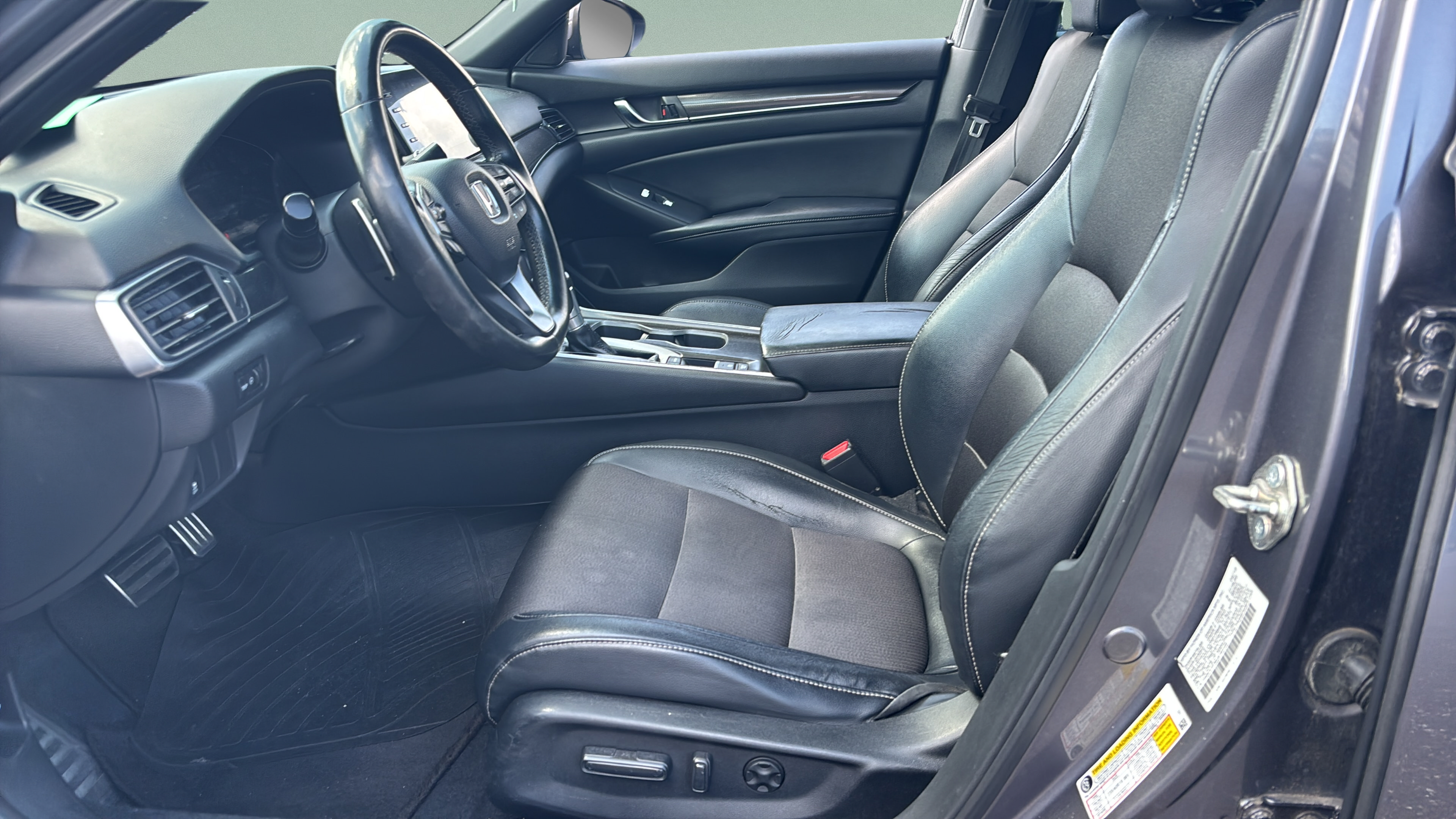 Used 2018 Honda Accord Sport image 9