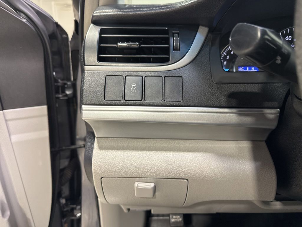 Used 2014 Toyota Camry LE FWD image 13