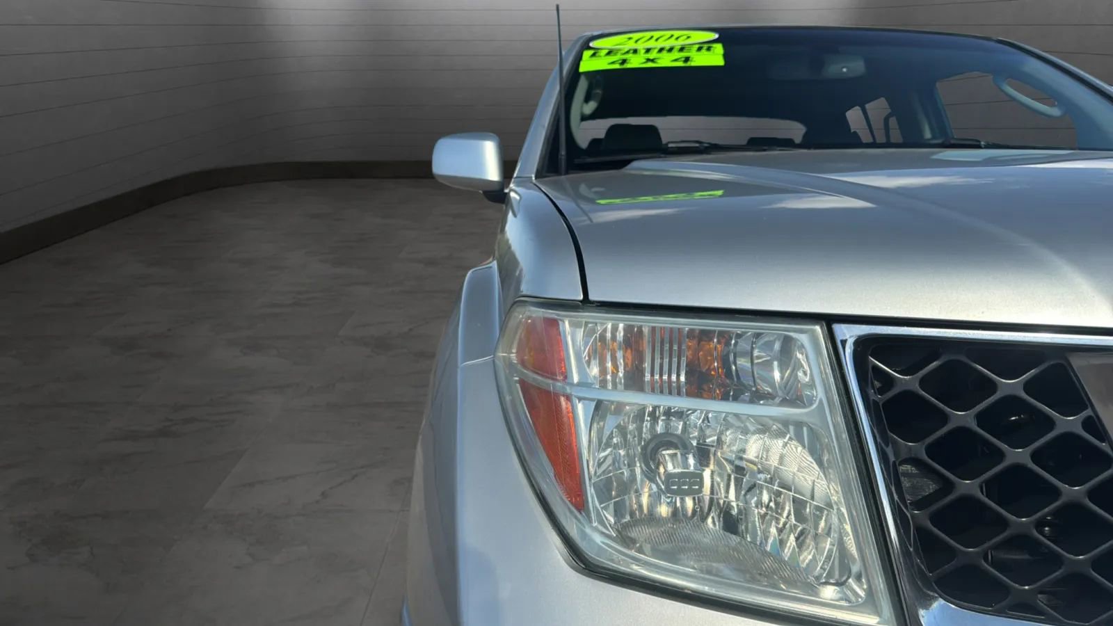 Used 2006 Nissan Frontier LE w/ (X01) Leather Pkg AWD/4WD image 31