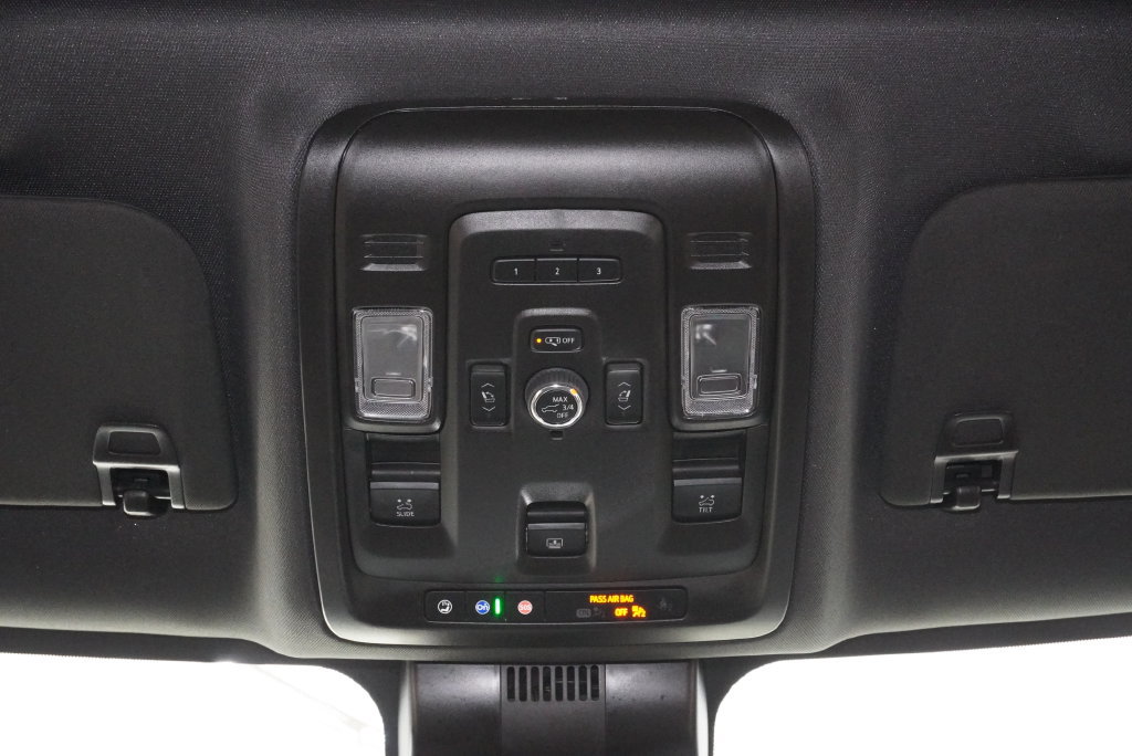 Used 2024 GMC Yukon XL AT4 w/ AT4 Premium Package AWD/4WD image 19