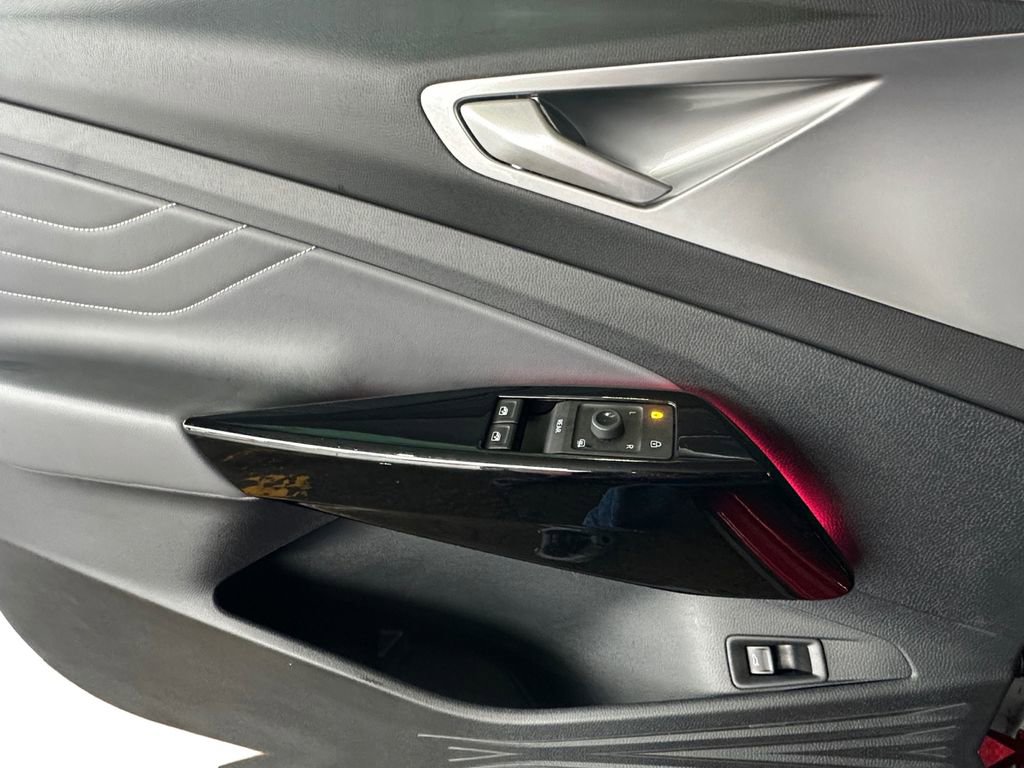 Used 2023 Volkswagen ID.4 S image 11