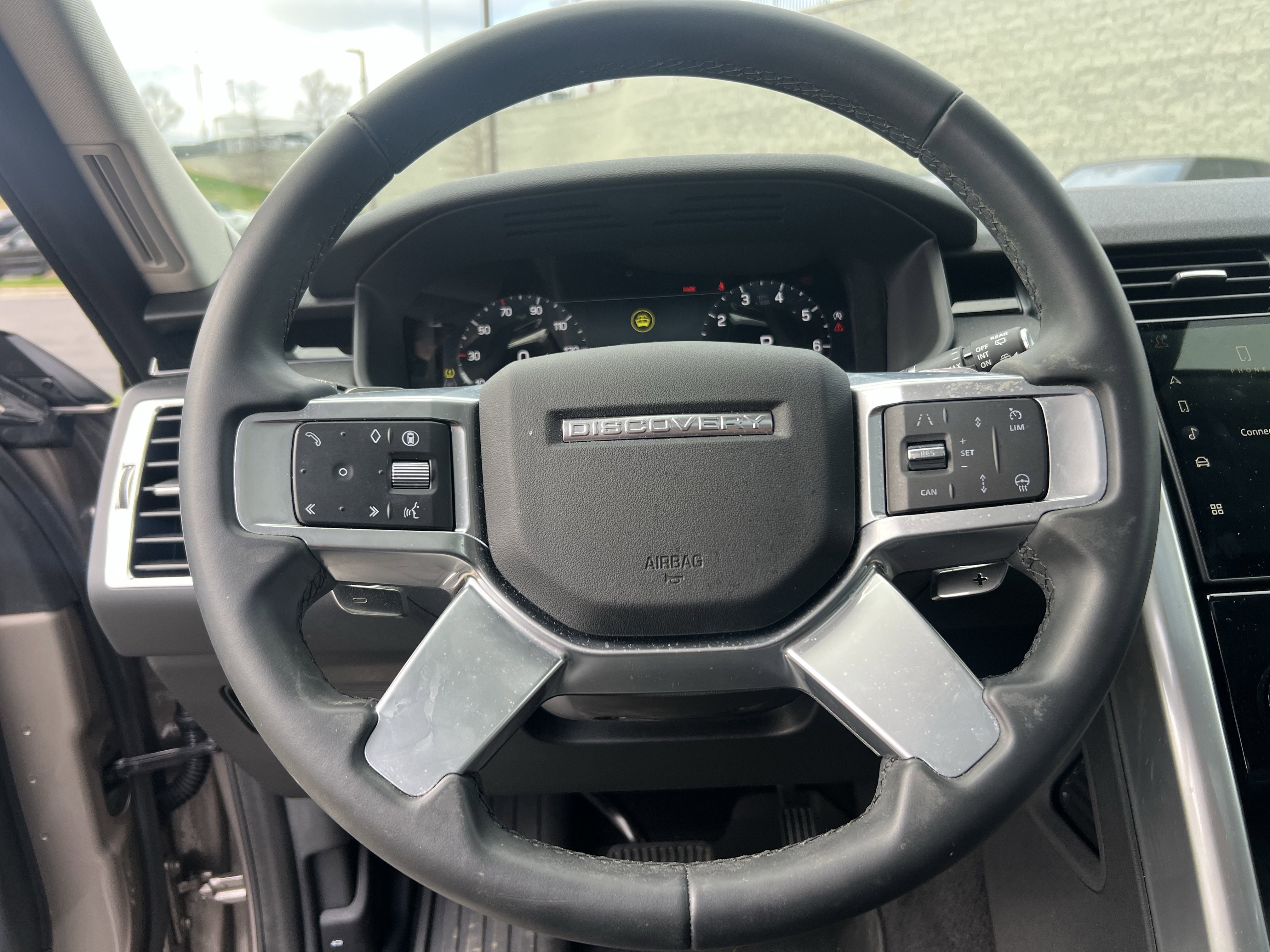 Certified 2024 Land Rover Discovery S image 19