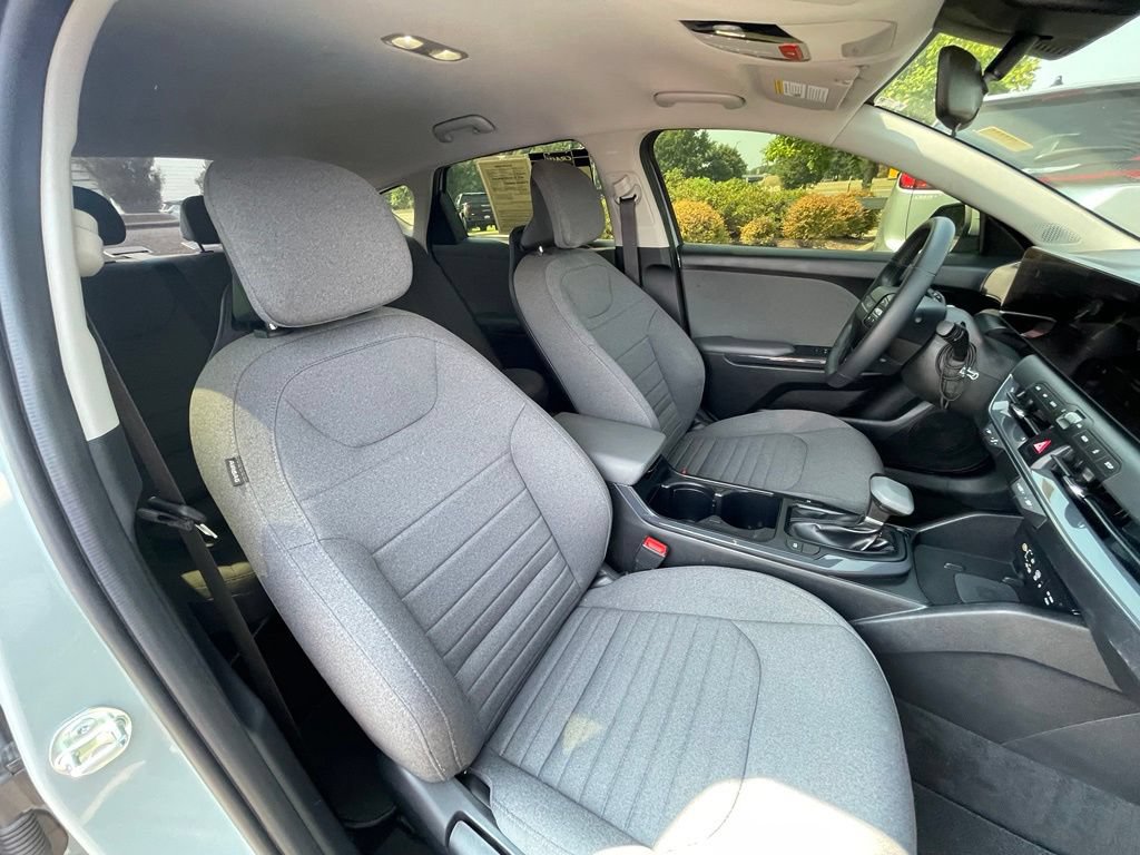 Certified 2025 Kia K4 EX FWD image 29