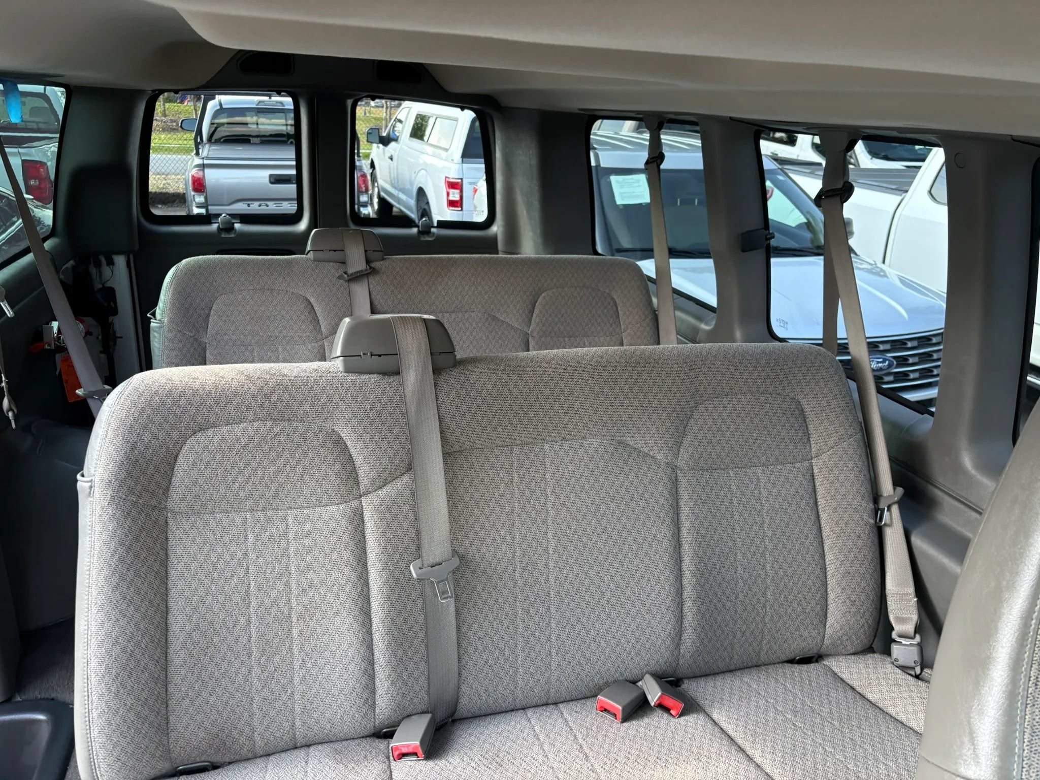 Used 2016 Chevrolet Express 2500 LS RWD image 17