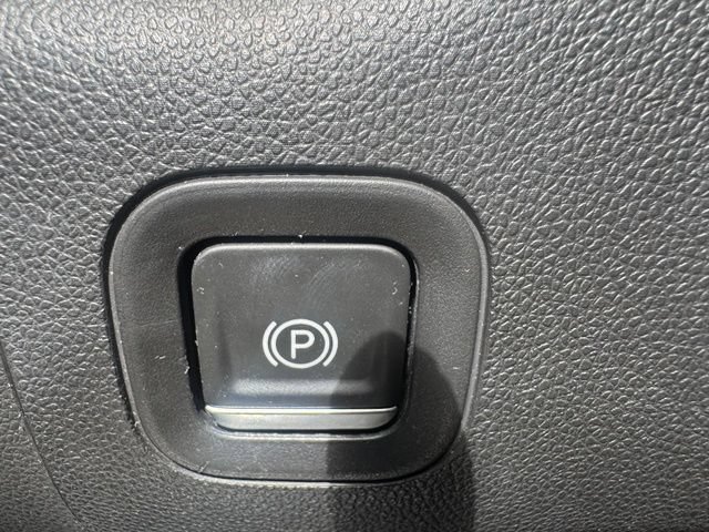 Used 2021 GMC Sierra 1500 Elevation w/ X31 Off-Road Package AWD/4WD image 10