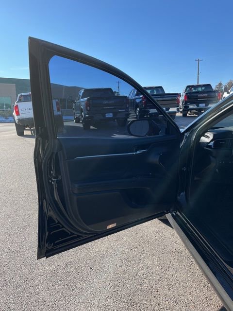 Used 2020 Toyota Camry XLE image 24