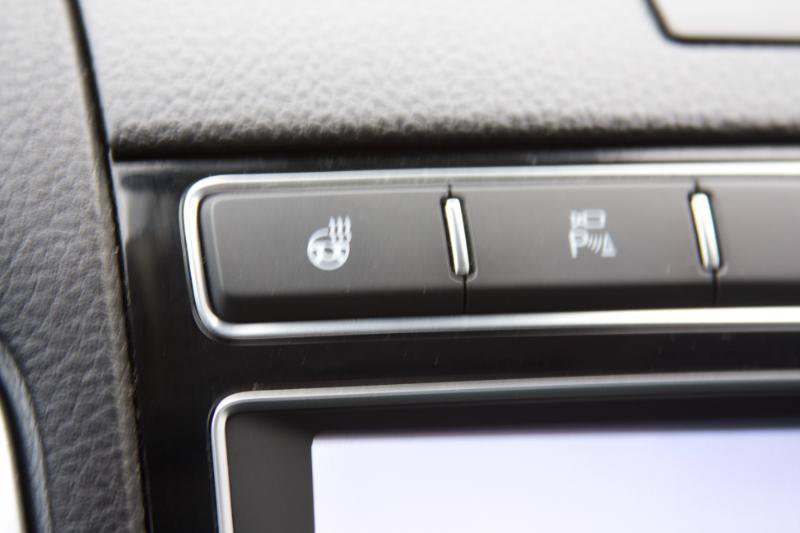 Used 2016 Volkswagen Touareg TDI AWD/4WD image 34