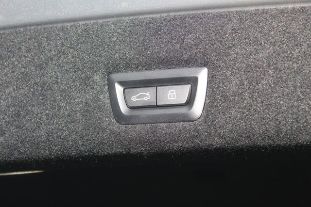 Used 2025 BMW i7 xDrive60 image 13