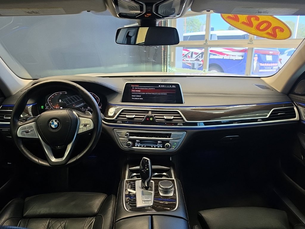 Used 2022 BMW 740i w/ Premium Package RWD image 17