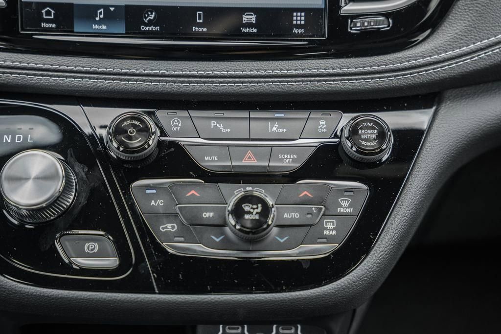 New 2025 Chrysler Pacifica Select FWD image 20