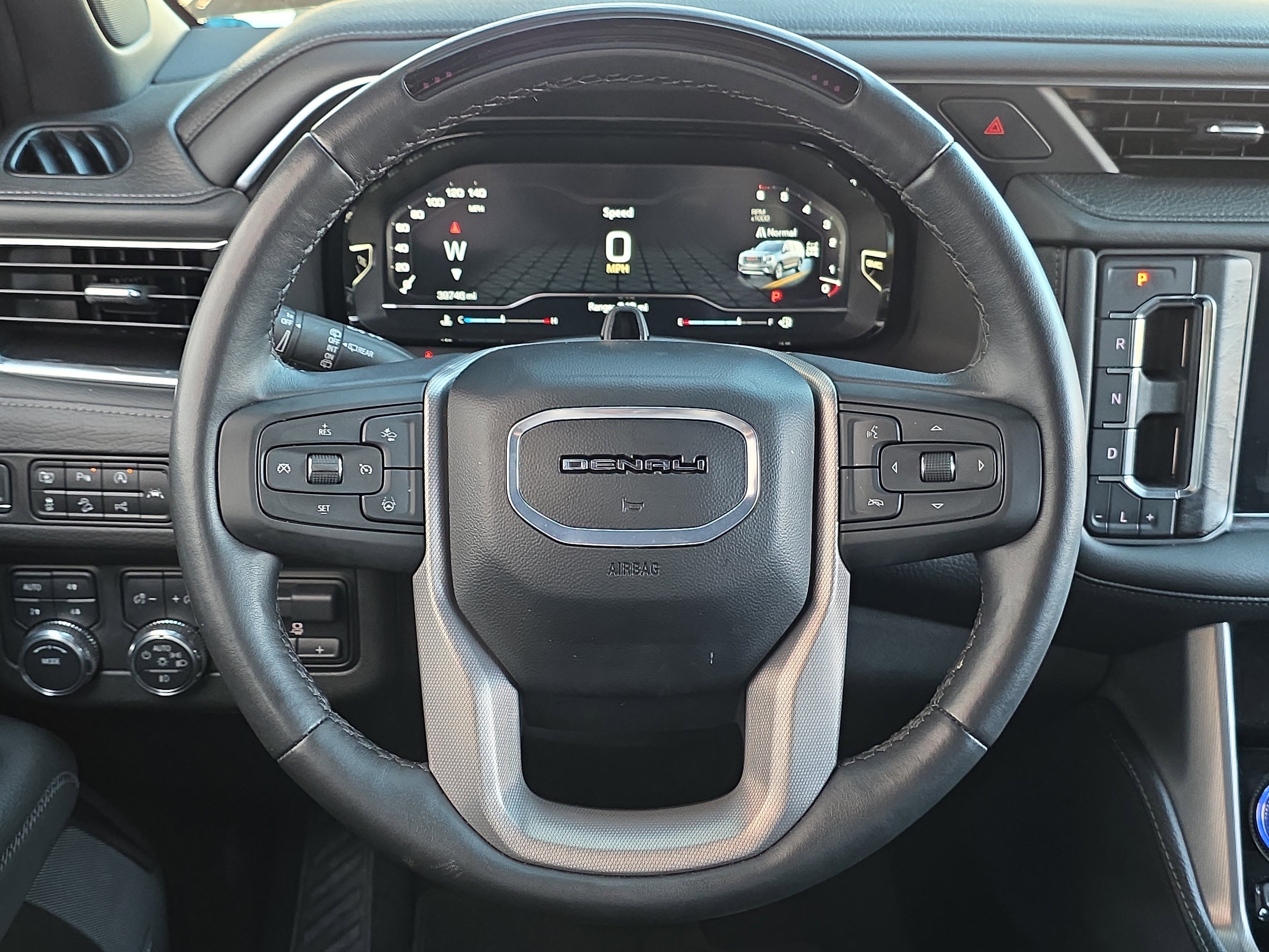 Used 2024 GMC Yukon XL Denali w/ Advanced Technology Package image 15