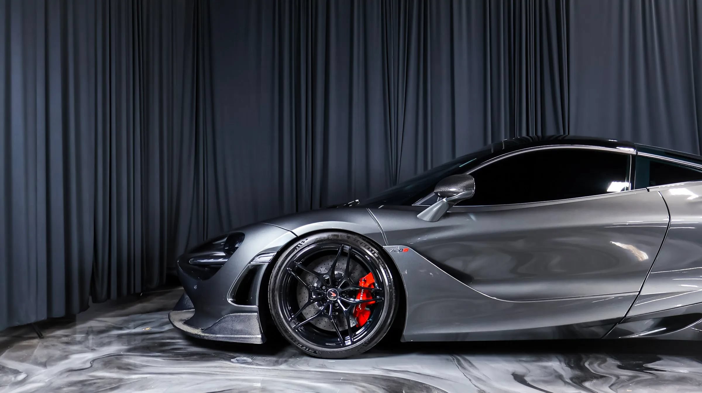 Used 2018 McLaren 720S Luxury RWD image 13