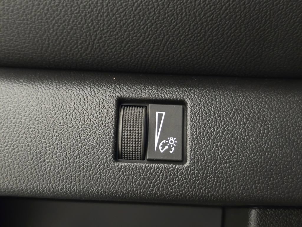 New 2025 Chevrolet Colorado LT w/ LT Convenience Package image 4