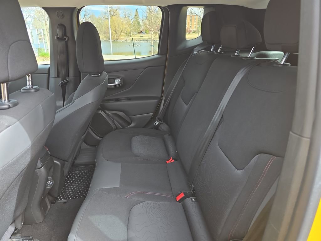 Used 2023 Jeep Renegade Trailhawk AWD/4WD image 26