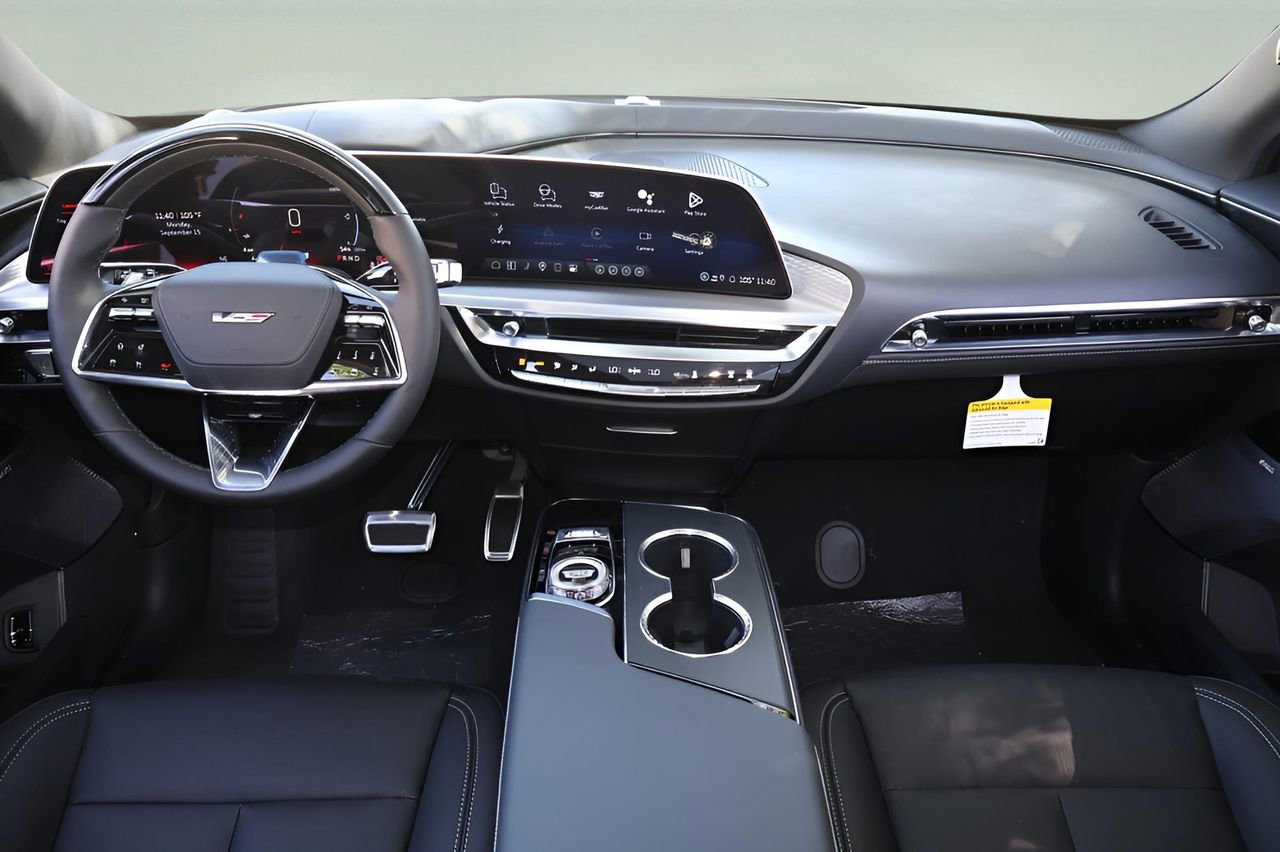 New 2026 Cadillac Lyriq V image 15