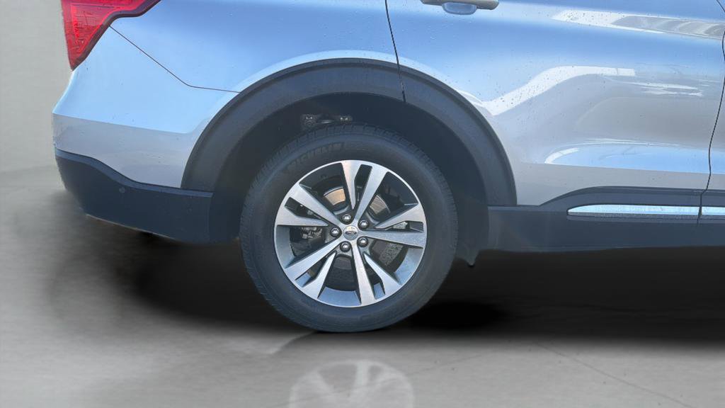 Used 2020 Ford Explorer Platinum w/ Premium Technology Package image 35