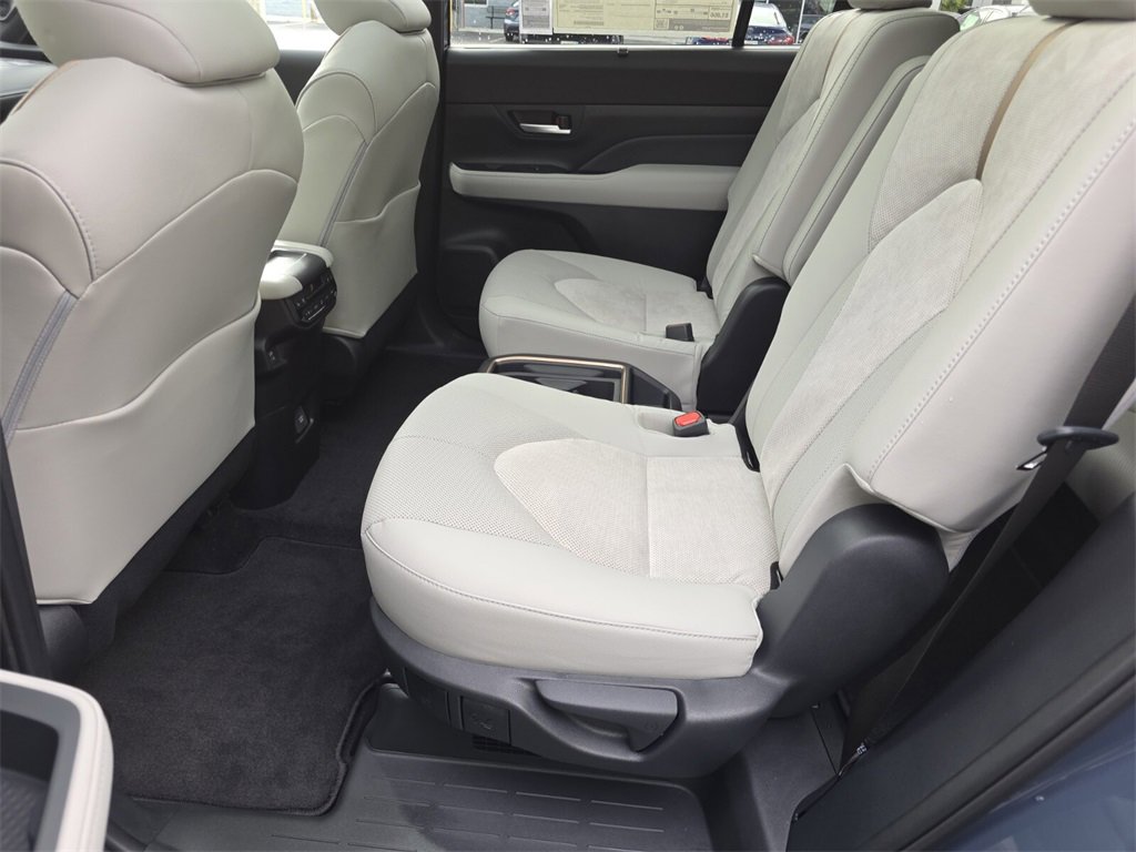 New 2026 Toyota Grand Highlander AWD Hybrid image 23