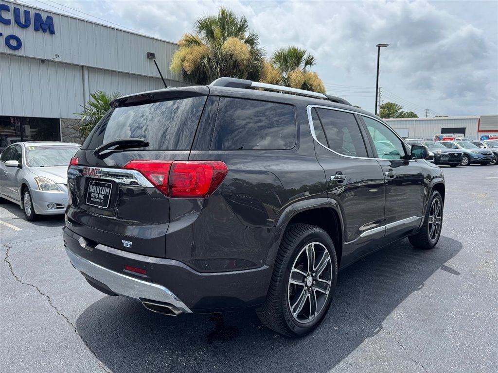 Used 2017 GMC Acadia Denali w/ Technology Package FWD image 8